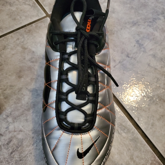 Nike Shoes - Picture 9 of 12